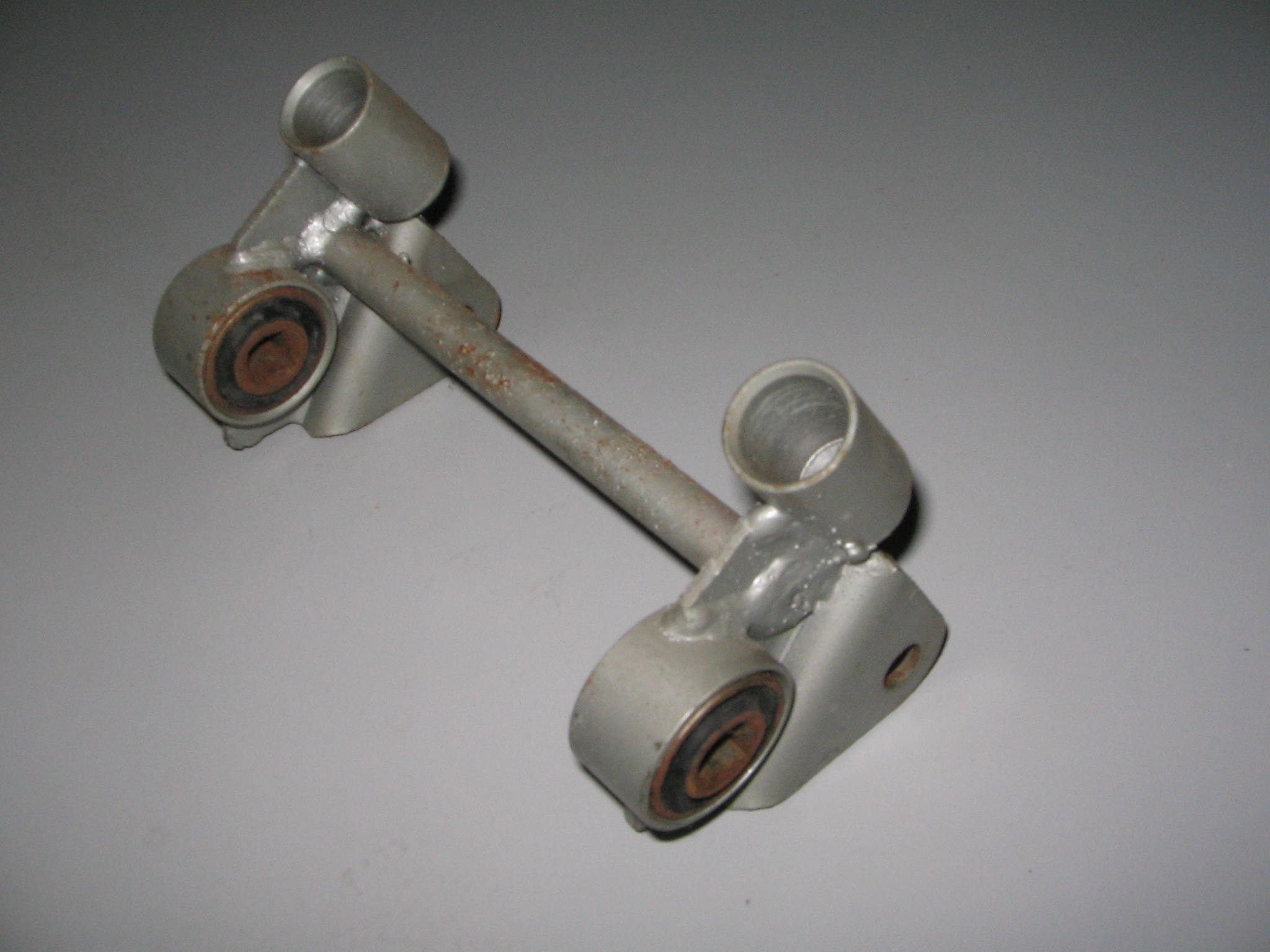 SUPPORTO MOTORE NON SO DOVE MONTA N.470